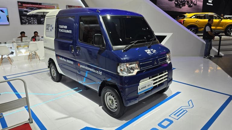 Perdana! Pabrikan Jepang Rilis Mobil Listrik Niaga di Indonesia