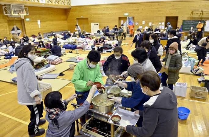 Sushi Dibagikan di Wilayah Bencana pada Hari Anak Perempuan