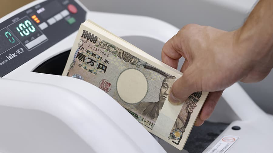 Yen Sentuh Level Terendah Dalam 34 Tahun, Otoritas Mulai Campur Tangan