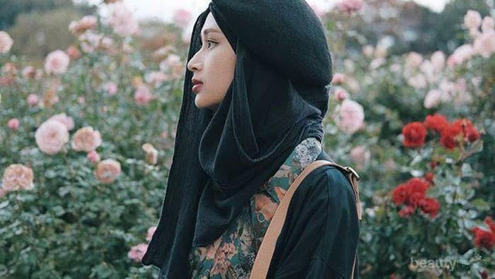 Gaya Hijab Jepang Kekinian ala Selebgram Rahmalia Aufa Yazid