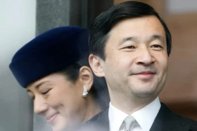 Kaisar Jepang Naruhito Menanam Padi di Sawah Istana Kekaisaran