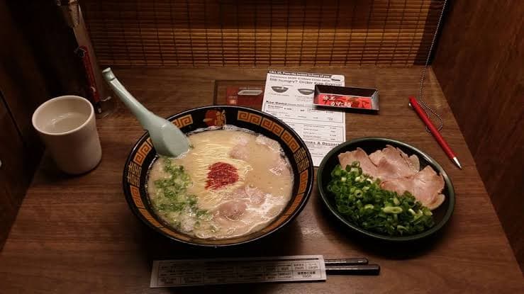 Pro Kontra Menyeruput Mie ala Orang Jepang, Sopankah?