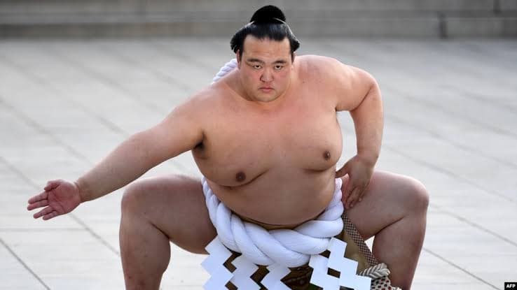 Pegulat Sumo Baru Juara Turnamen untuk Pertama Kalinya dalam 110 Tahun