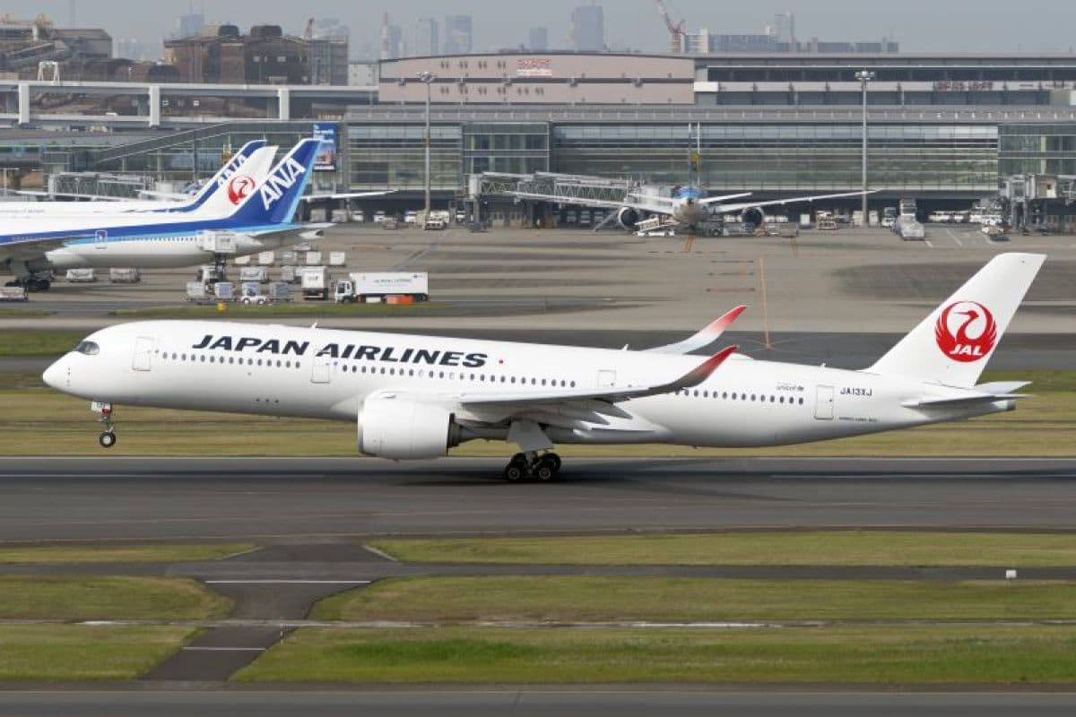 Pasukan Penjaga Pantai Jepang Tangguhkan Pengoperasian Pesawat oleh Personel Pangkalan Udara Haneda
