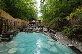 Jepang Punya Rahasia Panjang Umur dan Sehat Dengan Berendam Air Panas di Onsen