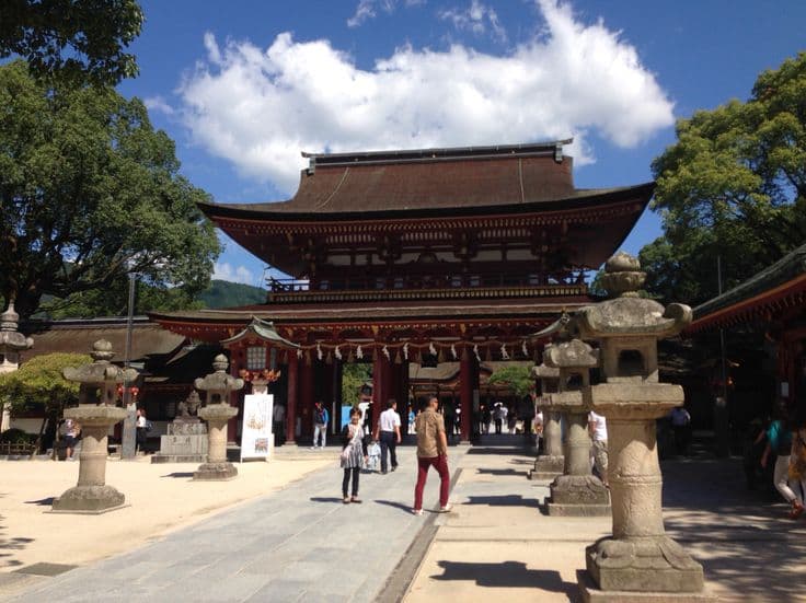 Kuil Dazaifu Tenmangu Fukuoka: Tempat Pemujaan Dewa Pengetahuan, Seni, dan Budaya