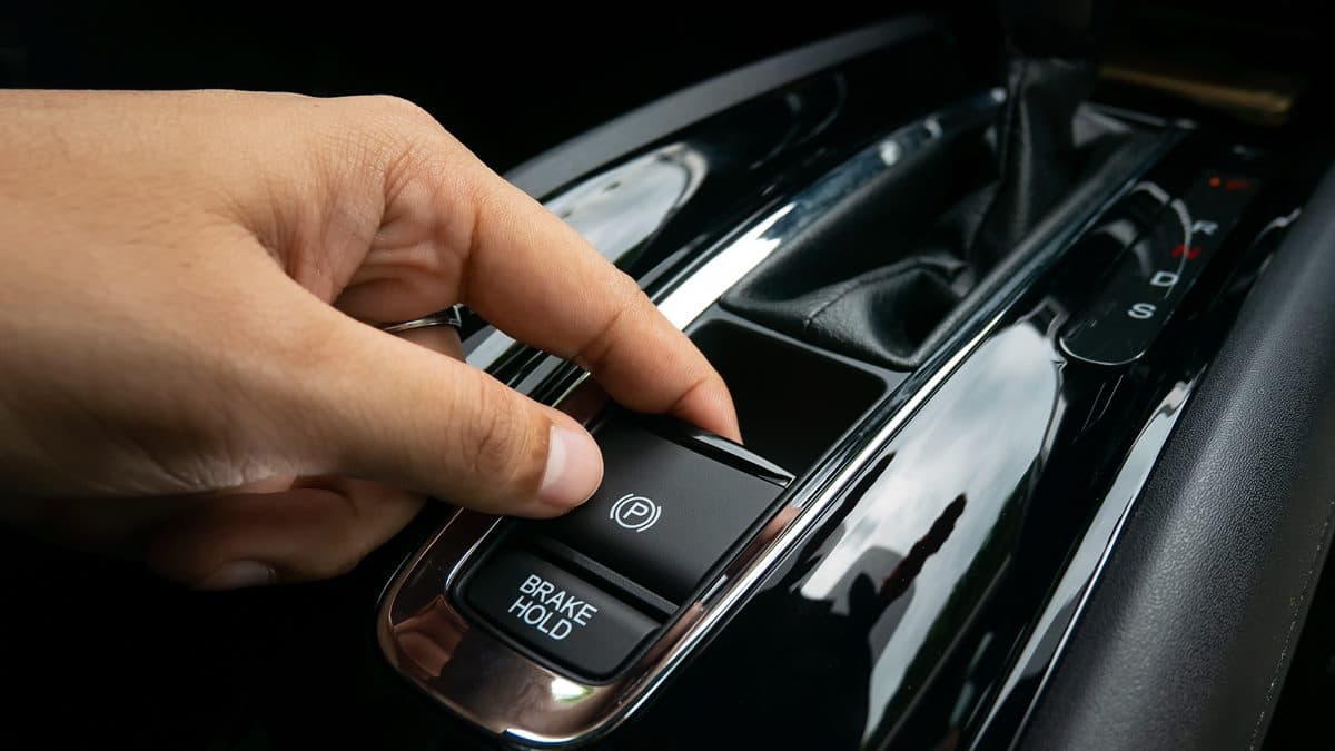 Toyota Tarik 580.000 Lebih Kendaraan karena Kesalahan Rem Parkir