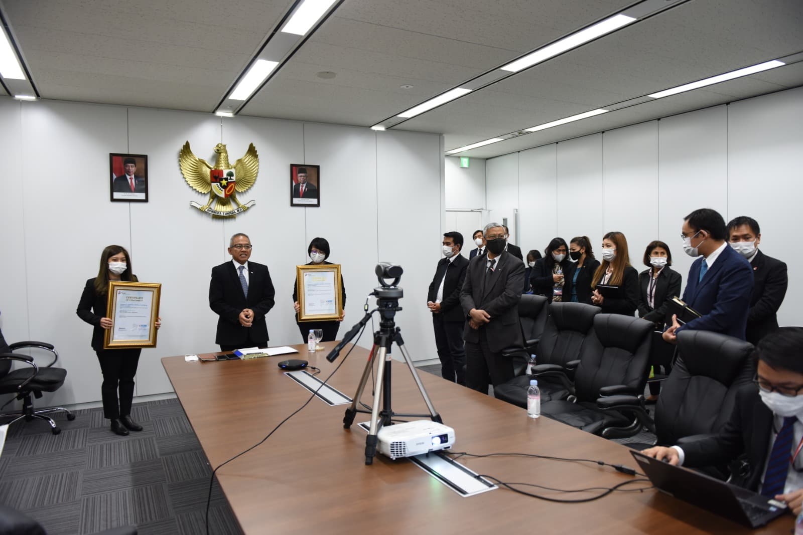 KJRI Osaka Terima Sertifikat SNI Manajemen Mutu & Anti Penyuapan