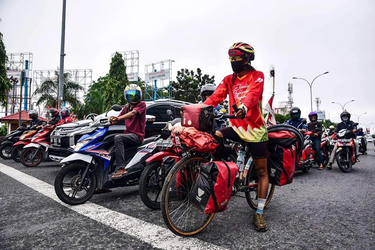 M Maahir Abdullah , Sendirian Menjelajah Nusantara
