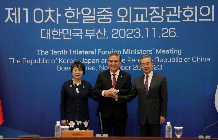 Menlu Jepang, Cina, Korea Selatan Sepakat Buka Jalan KTT