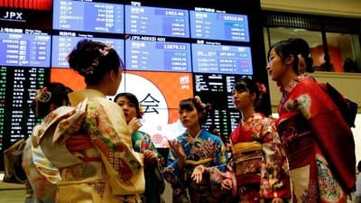 Harga Saham Tokyo Naik Lebih dari 900 Poin
