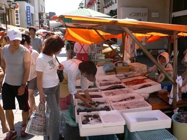 Pasar Pagi Wajima Dibuka Kembali setelah Gempa 1 Januari