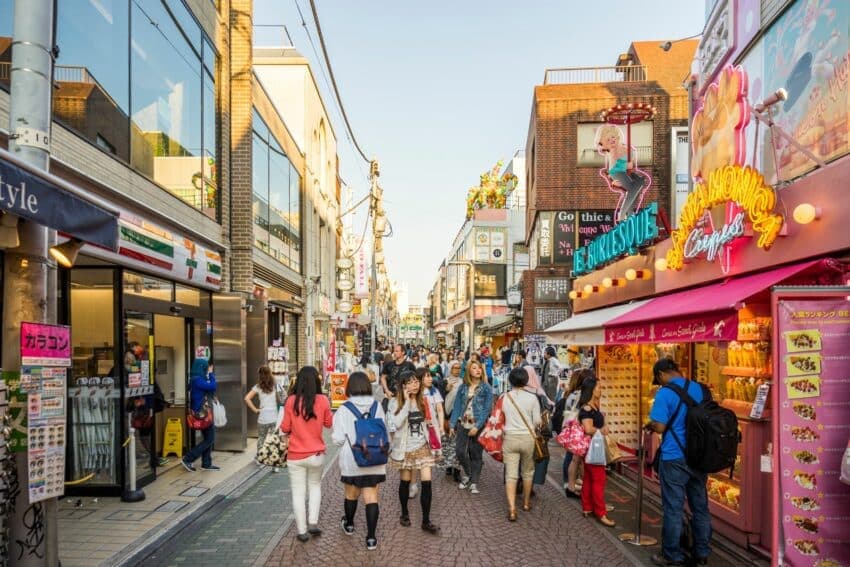 Teknologi Canggih Berpadu dengan Seni yang Menakjubkan di Jalanan Tokyo