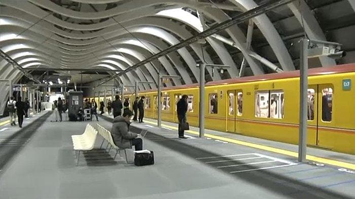 Stasiun Kereta Bawah Tanah Tokyo Gunakan Sistem Terjemahan Otomatis