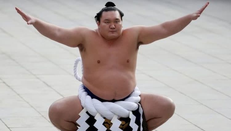 Petinggi Sumo Hakuho Terancam Turun Peringkat karena Dugaan Kekerasan