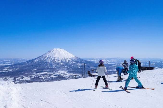 Teknik Ski Tradisional Dipertontonkan di Festival Lerch Niigata