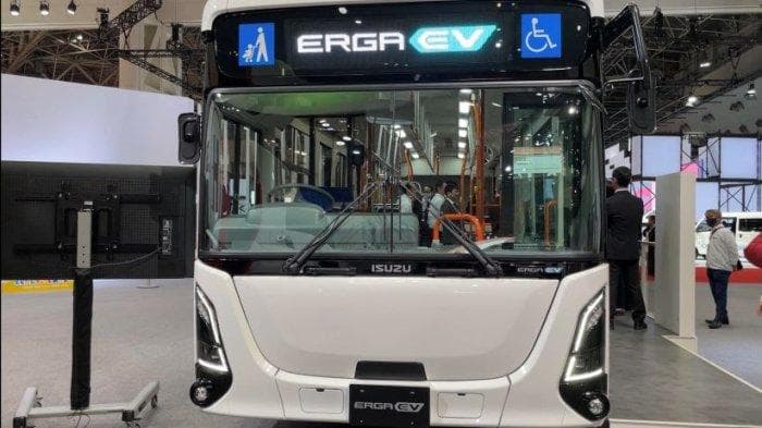 Bus Listrik Isuzu Berlantai Datar Mejeng di JMS 2023, Beri Kenyamanan bagi Disabilitas