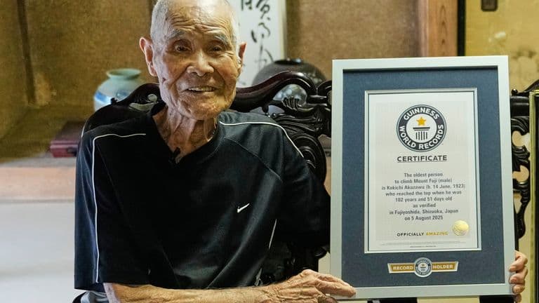 Pria 102 Tahun Pecahkan Rekor Dunia, Jadi Pendaki Tertua yang Menaklukkan Gunung Fuji