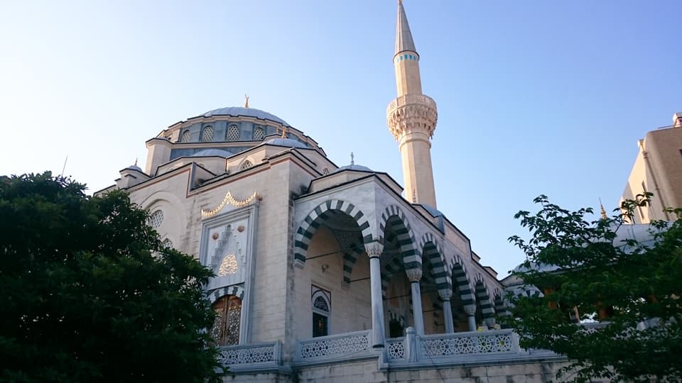 Sejarah Masjid Tertua Di Jepang, Masjid Camii.