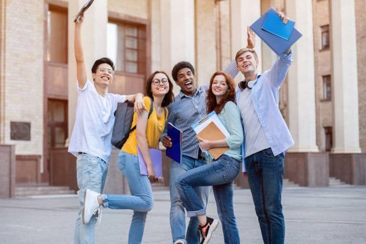 Pemerintah Jepang Akan Perluas Beasiswa untuk Mahasiswa Asing