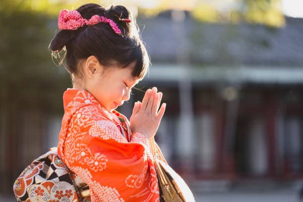 Kuil Buddha di Nagano Dipenuhi Anak-Anak yang Mengikuti Ritual "Shichi-go-san"