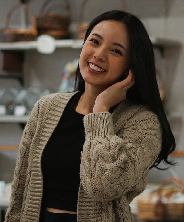 Diera Nathania Jajal Perjalanan Epik dari Hokkaido ke Osaka