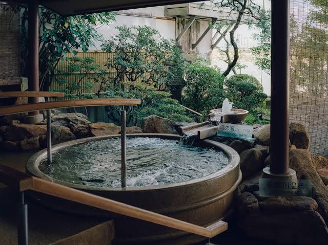 Kompleks Restoran dan Pemandian Air Panas Baru Dibuka di Pasar Toyosu