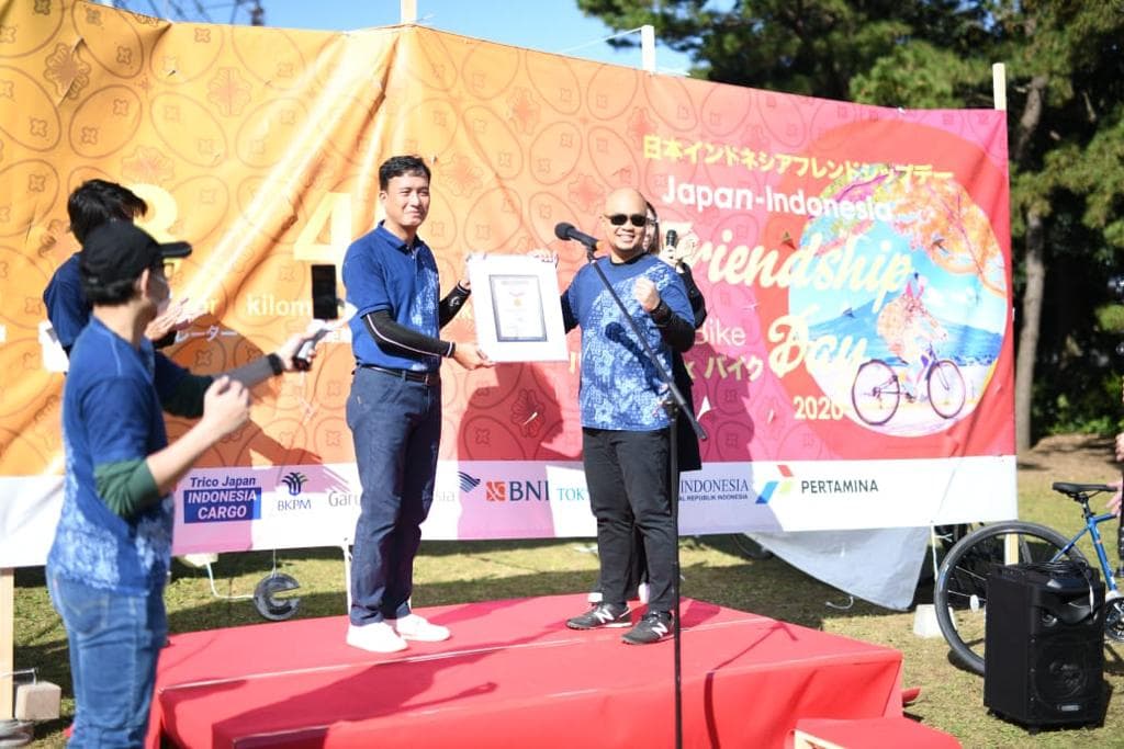Promosi Batik Indonesia Dengan Bersepeda di 17 Titik Daerah Di Jepang