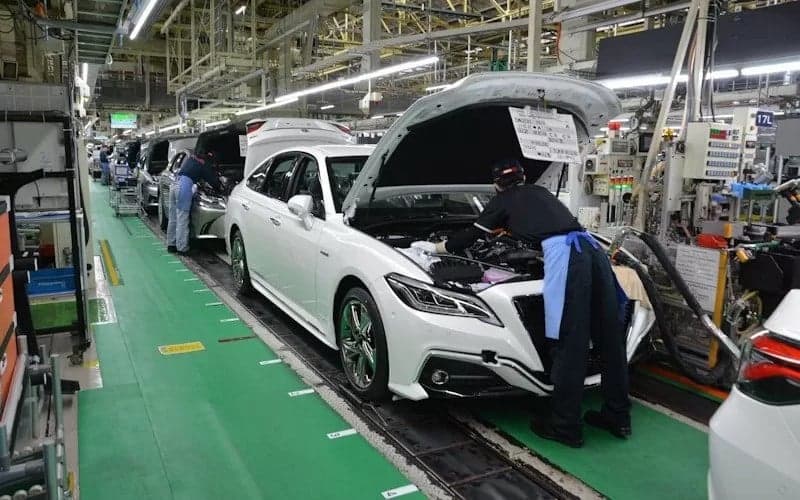 Produksi Mobil Jepang Anjlok, Ada Apa Gerangan?