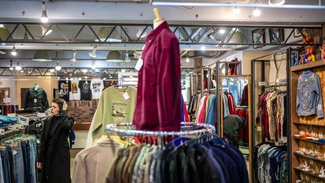 Perusahaan Pakaian Jepang Jual Produk Bekas untuk Kurangi Limbah