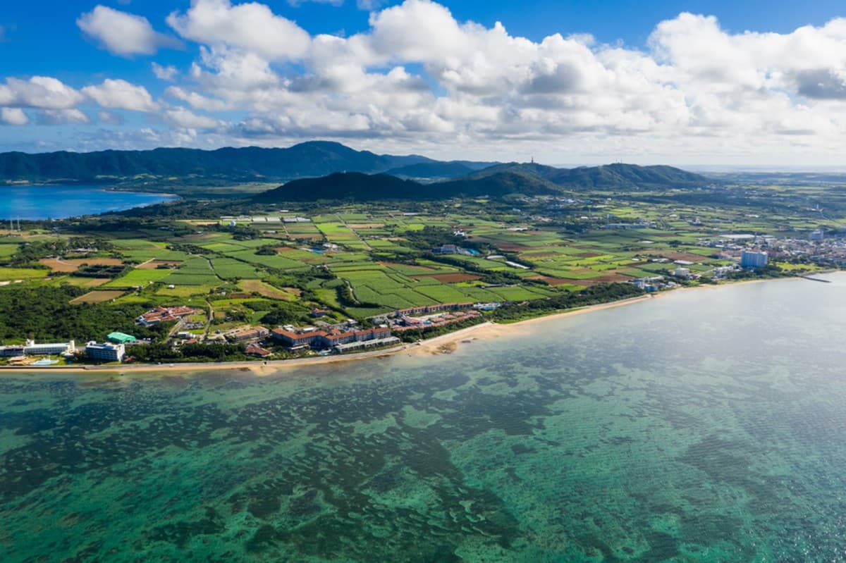 Masyarakat Rayakan Pembukaan Pantai Pertama Tahun Ini di Pulau Okinawa