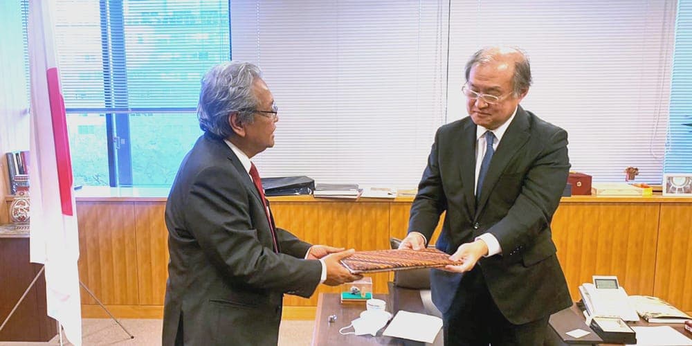 Resmi Bertugas, Dubes RI Untuk Jepang Heri Akhmadi Serahkan Salinan Surat Kepercayaan Kepada Wamenlu Jepang